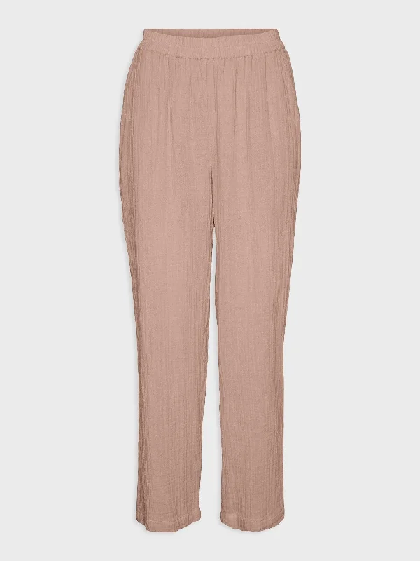 Γυναικεία παντελόνα VMPETRINE H/W LOOSE PANTS 10265850 | 10265850 Stylish Slim Trousers Γυναικεία παντελόνα VMPETRINE H/W LOOSE PANTS 10265850 | 10265850 Stylish Slim Trousers