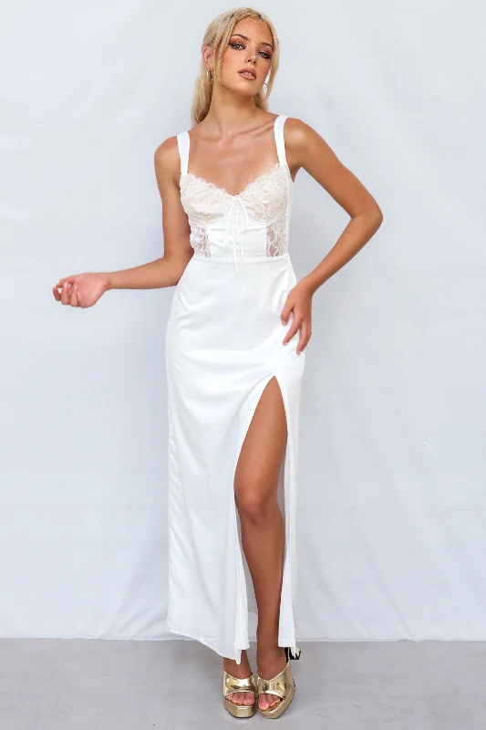 Marilla Maxi Dress - White Chic Off-Shoulder Maxi Dress