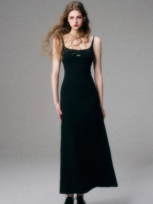 Sleek Noir Maxi Dress Stylish V-Neck Maxi Dress