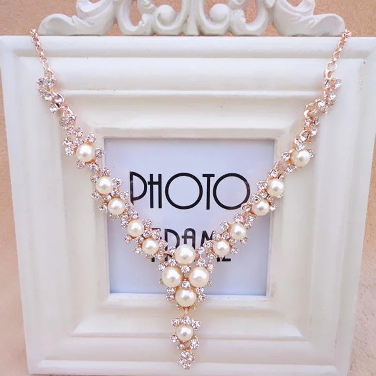Fashion Pearl Gemstone Necklace Women's Short Clavicle Chain Ornament Accessories Sweater Chain Neon Metallic Matte Fashion Pearl Gemstone Necklace Women's Short Clavicle Chain Ornament Accessories Sweater Chain Neon Metallic Matte