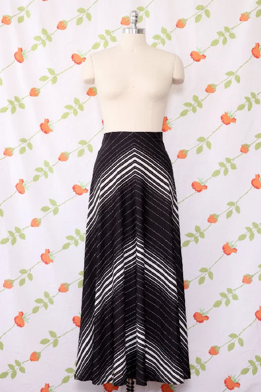 Monochrome Stripe Maxi Skirt XS-M corduroy skirt comfortable